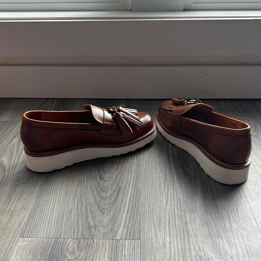 Grenson platform loafer with tassels. Marked size 6.5, but fits a size 9.